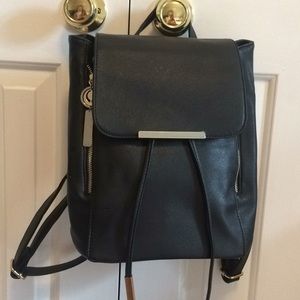 Wink kangaroo back pack/ purse
